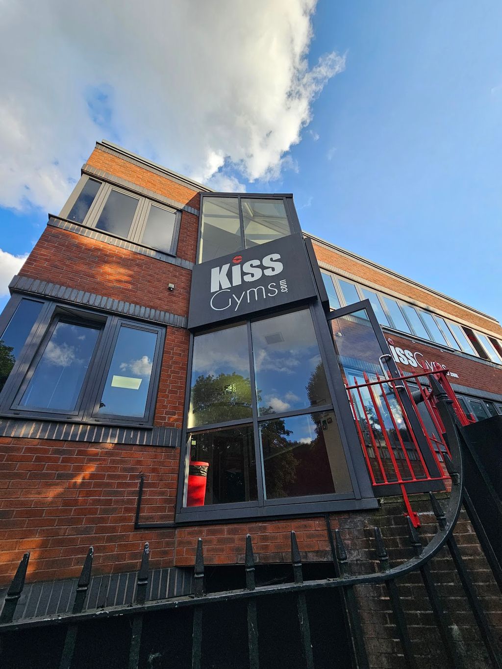 Kiss Gyms Acton - Image 2