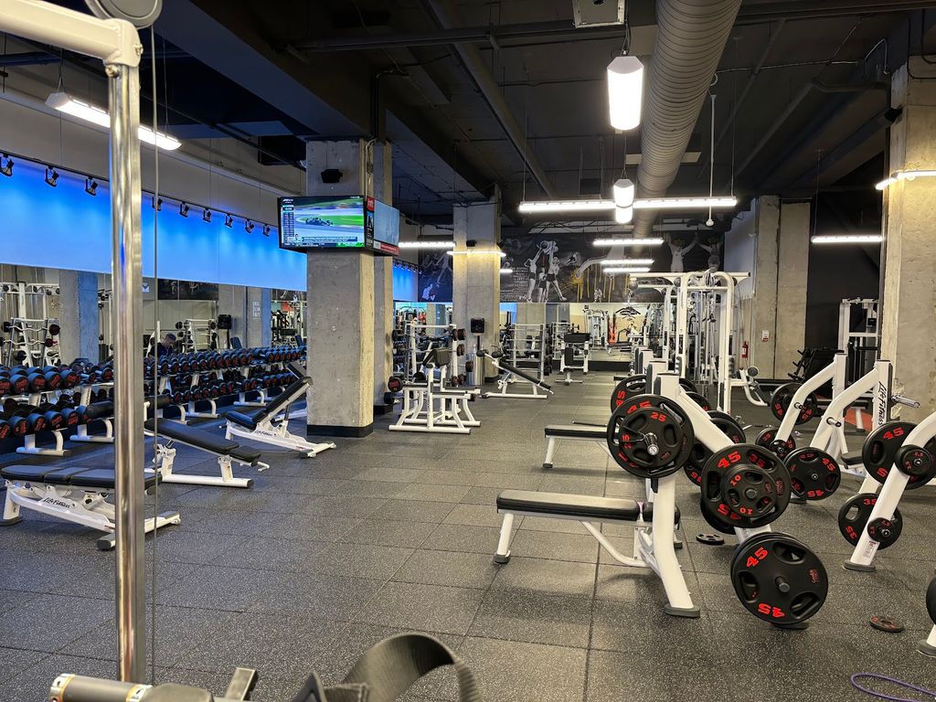 GoodLife Fitness Toronto Yonge Eglinton Centre - Image 2