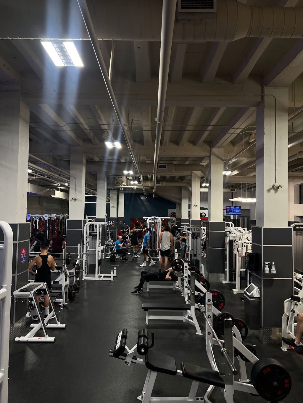 GoodLife Fitness Toronto Union Station - Image 2