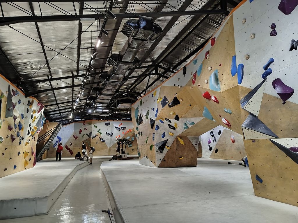 BHub Bouldering