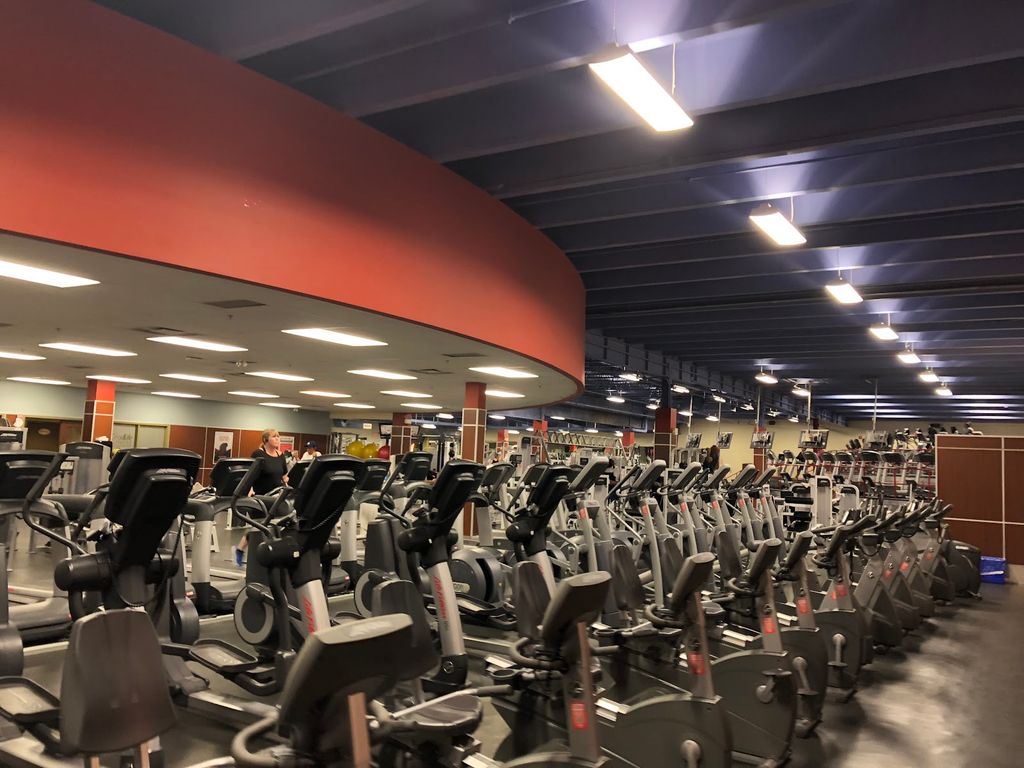 GoodLife Fitness Ajax Harwood Plaza - Image 2