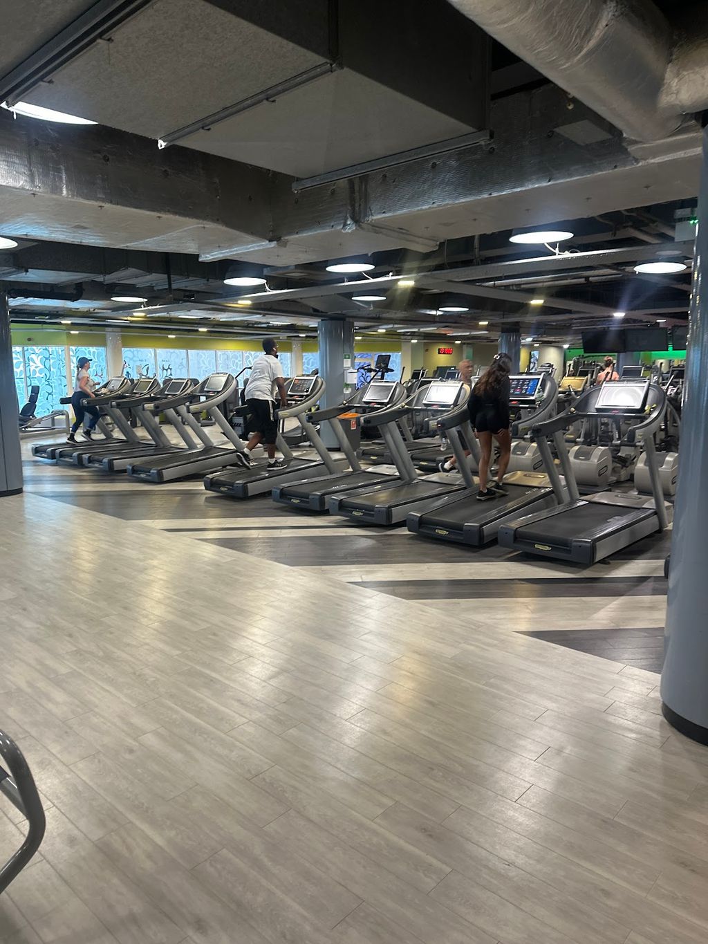 Nuffield Health Wandsworth Southside Fitness & Wellbeing Gym - Image 3