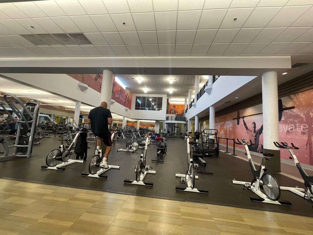 LA Fitness - Image 5