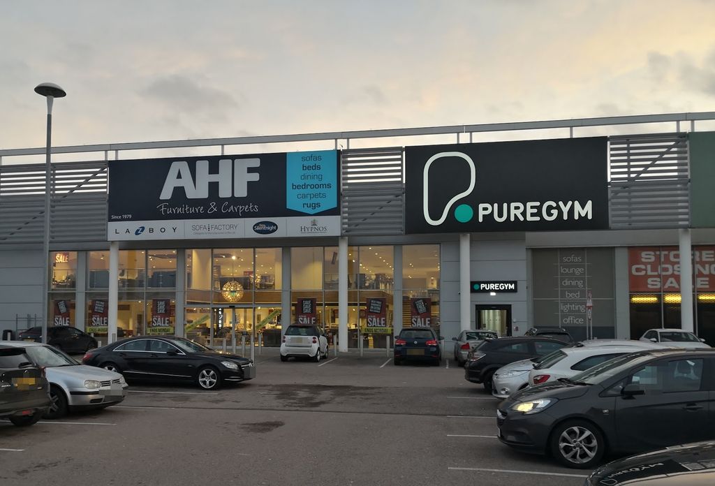 PureGym West Thurrock - Image 2