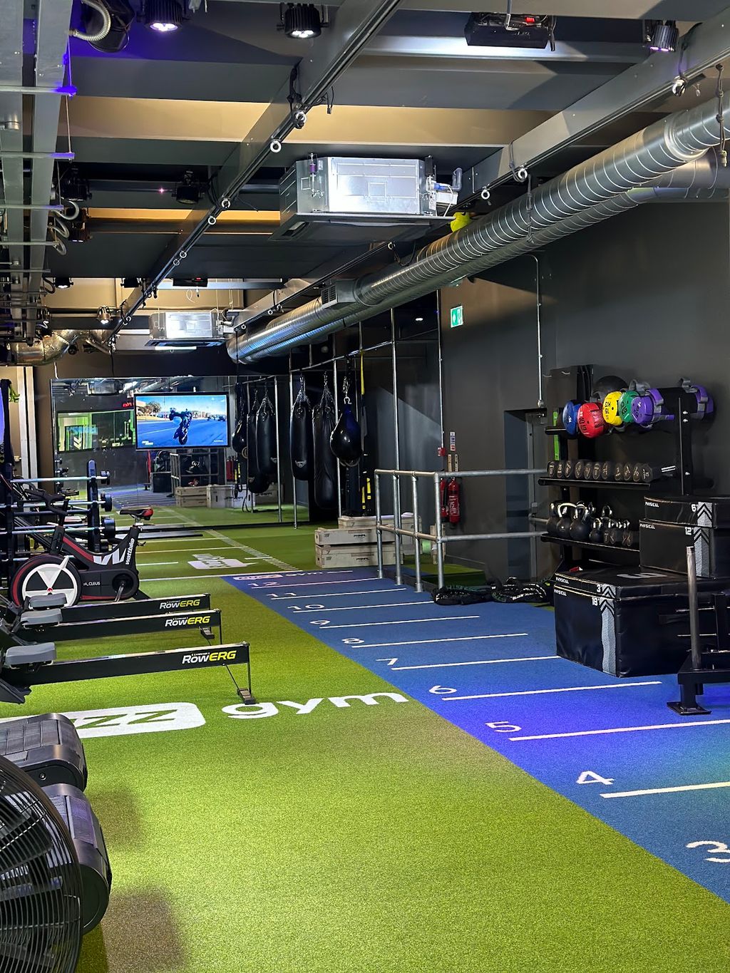 Buzz Gym Cannon Street - Image 3